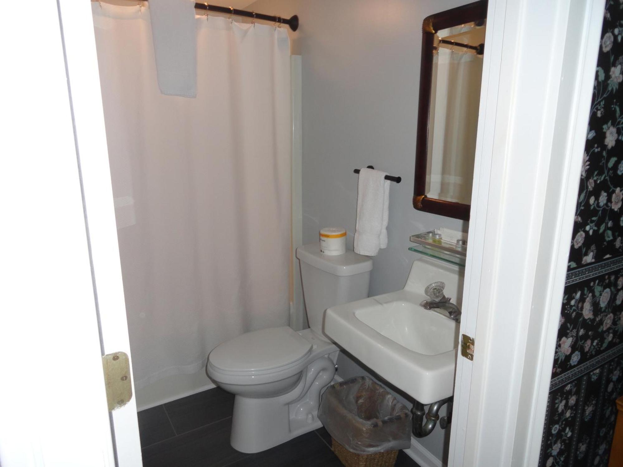 The Bond 1786 Inn (Adults Only) Warrensburg Rum bild