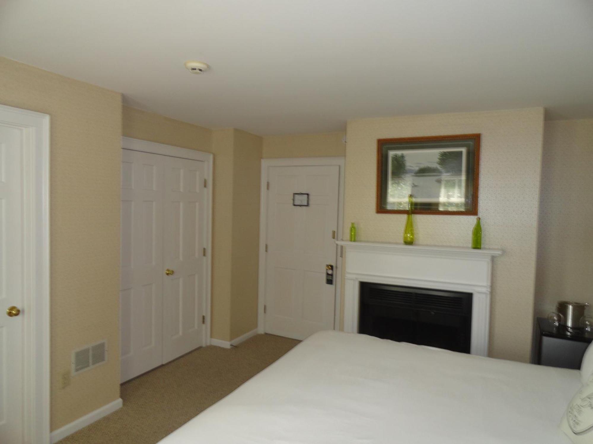 The Bond 1786 Inn (Adults Only) Warrensburg Rum bild